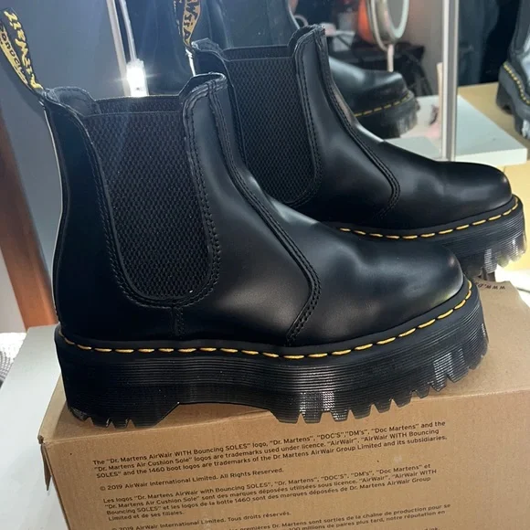 DR. MARTENS SMOOTH LEATHER PLATFORM CHELSEA BOOTS - Picture 4 of 12